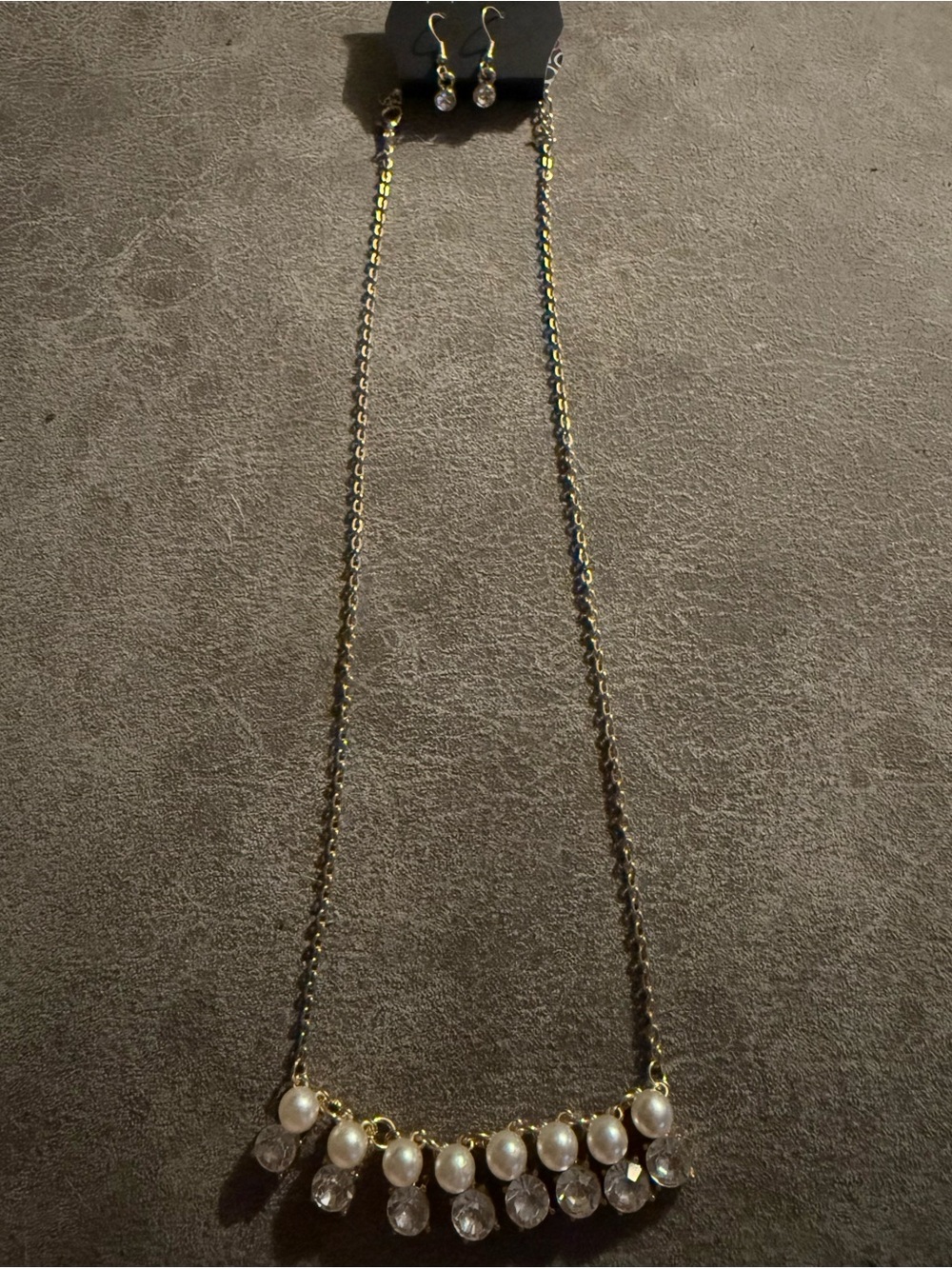 Elegant Pearl and Crystal Drop Necklace - Gold Tone